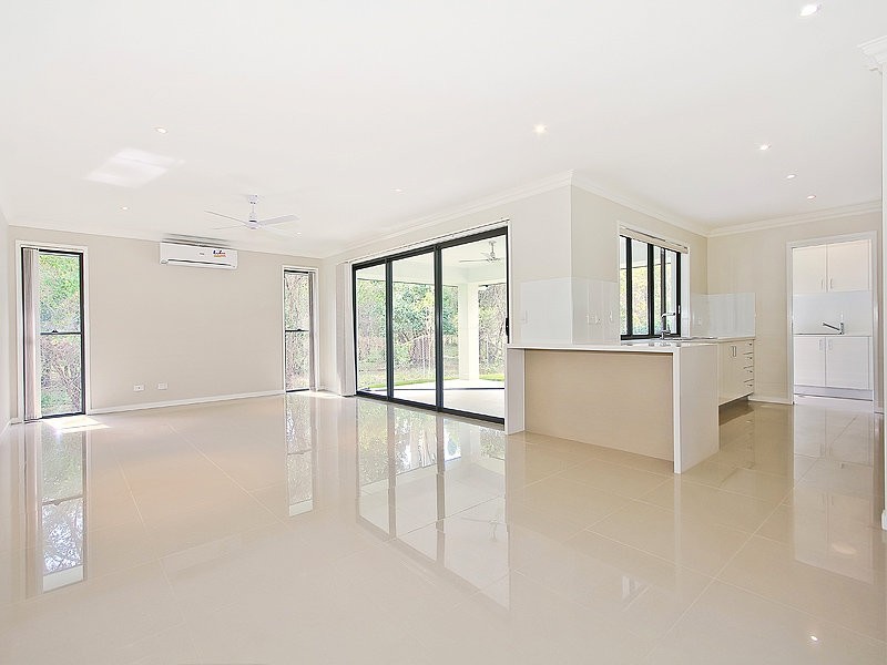 31 Melaleuca Place, Carindale QLD 4152