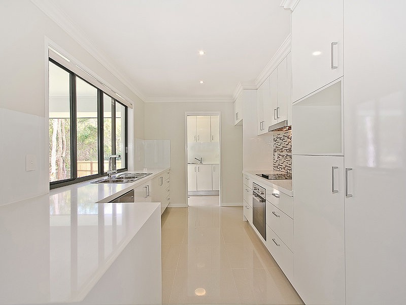 31 Melaleuca Place, Carindale QLD 4152