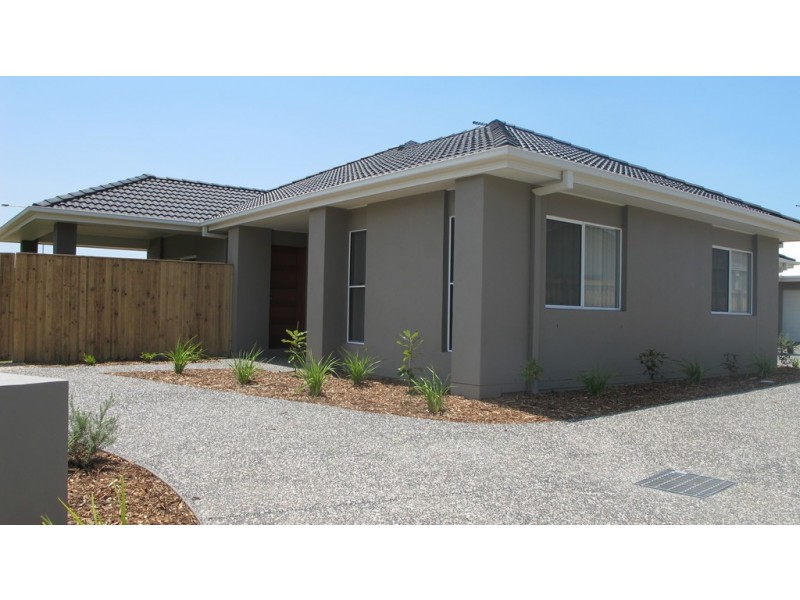 2 Sandalwood Street, Thornlands QLD 4164