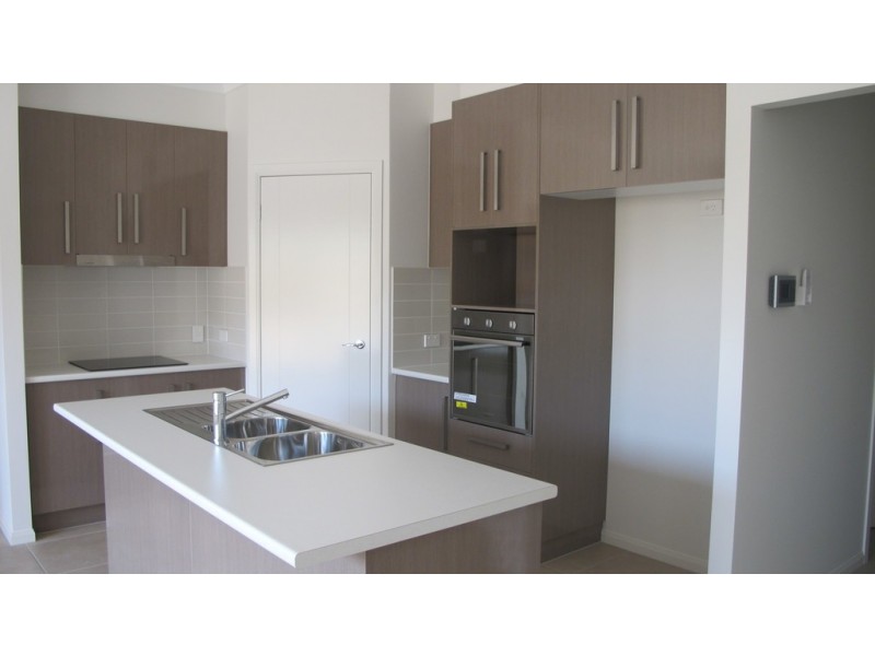 2 Sandalwood Street, Thornlands QLD 4164