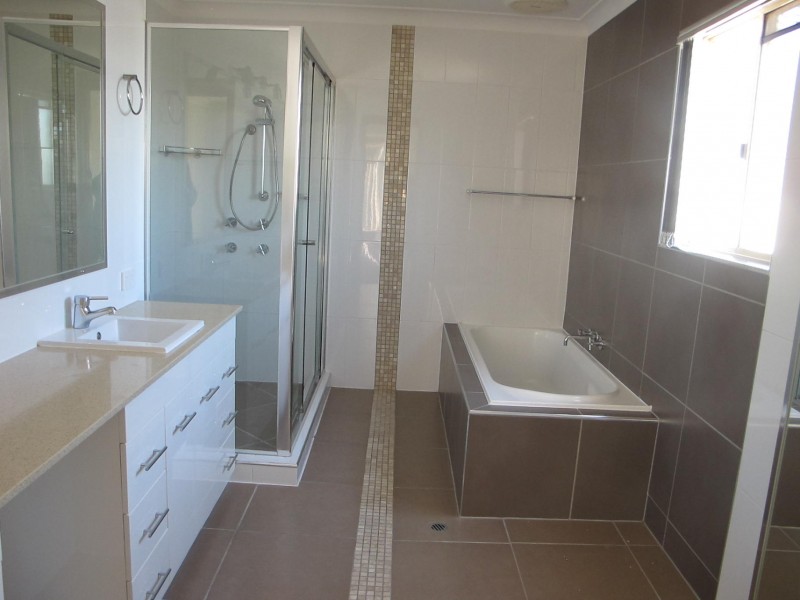 115 Masthead Drive, Raby Bay QLD 4163