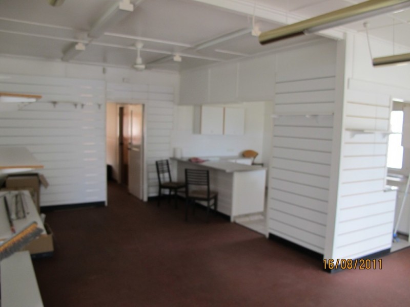 100 Queen, Cleveland QLD 4163