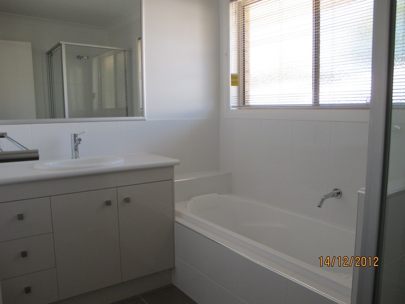 33 Riley Peter Place, Cleveland QLD 4163