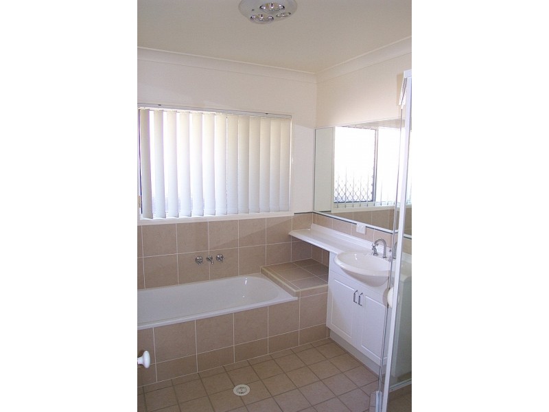 68 Queen Street, Cleveland QLD 4163