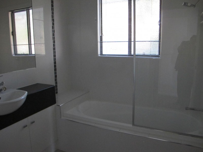 Unit 5 and 6 9 Michelle Court, Cleveland QLD 4163