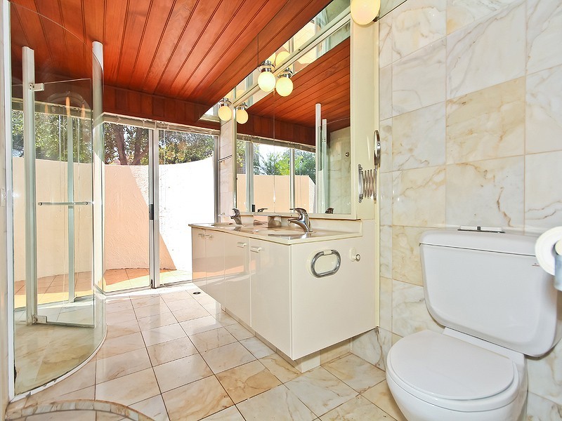 70 Main Road, Wellington Point QLD 4160