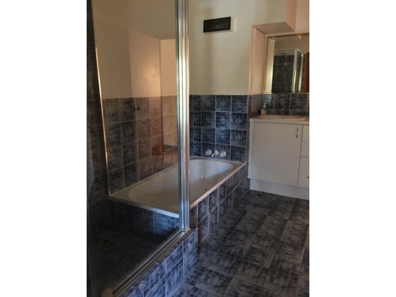 11 Wharf Street, Cleveland QLD 4163