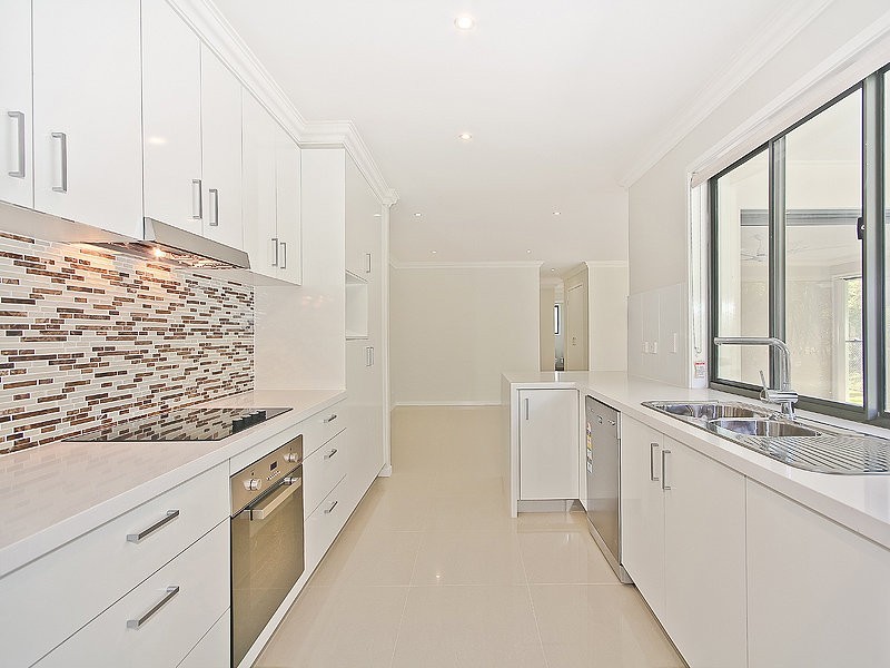 31 Melaleuca Place, Carindale QLD 4152