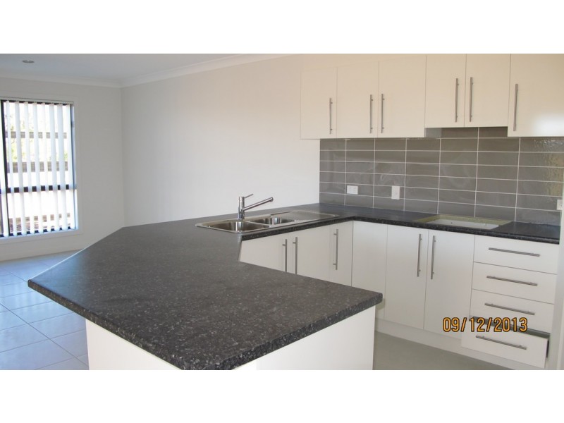 8 Sandalwood Street, Thornlands QLD 4164