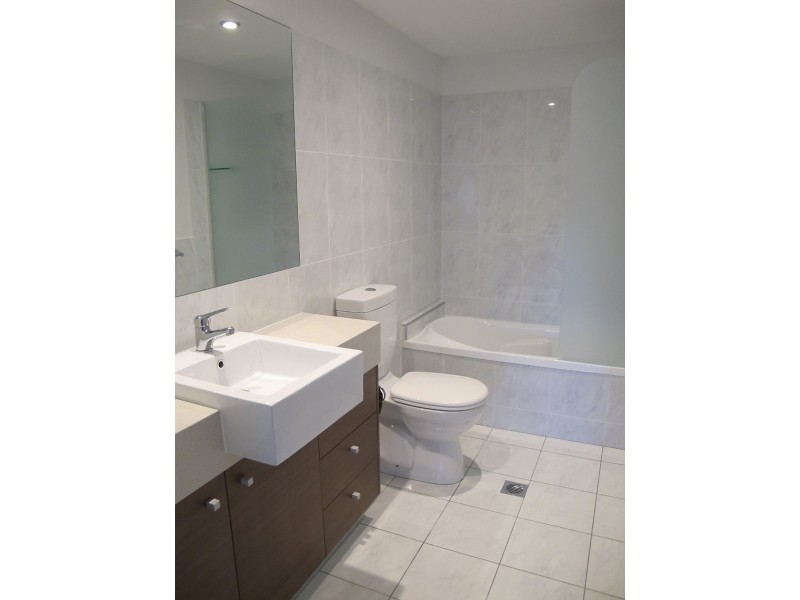 150 Middle Street, Cleveland QLD 4163