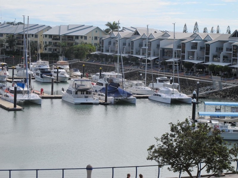 Penthouse 3 Shore Street West, Cleveland QLD 4163