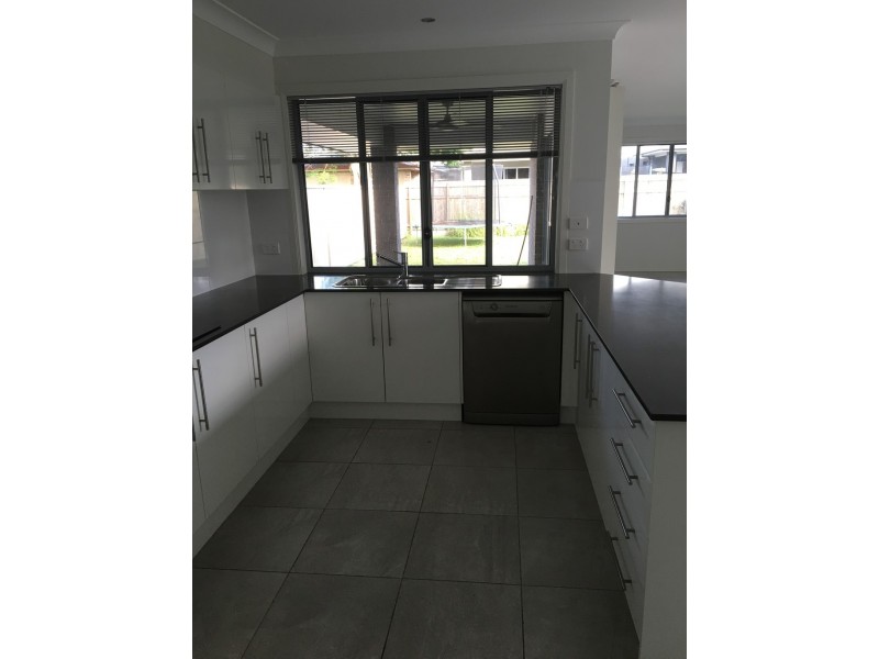 19 Parnell St, Ormiston QLD 4160