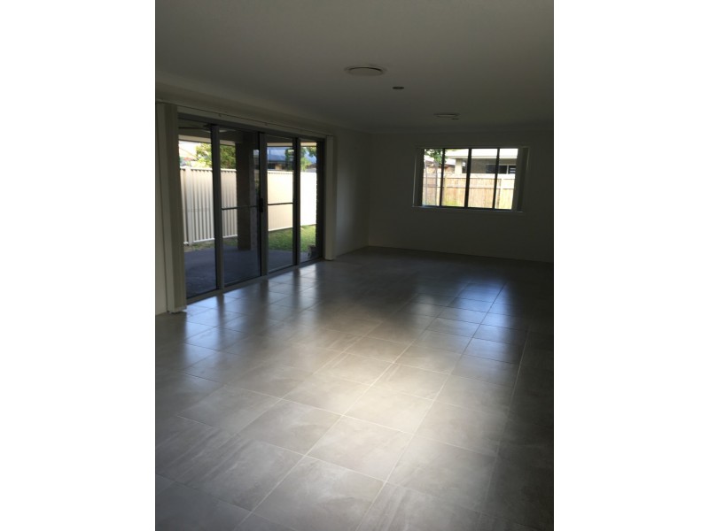 19 Parnell St, Ormiston QLD 4160