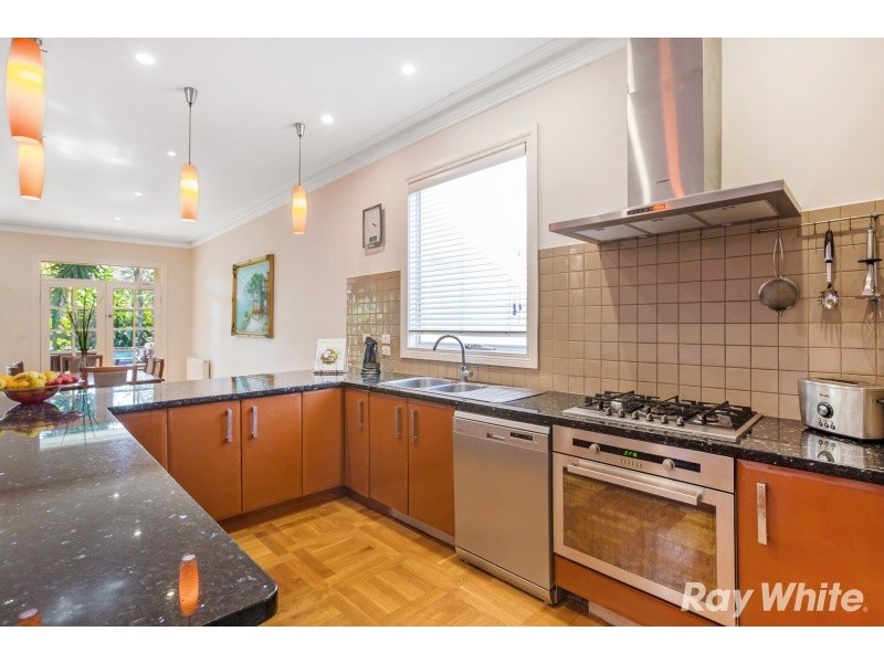 16 Bonanza Road, Beaumaris VIC 3193