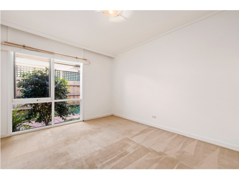 2/3 Hutchison Avenue, Beaumaris VIC 3193
