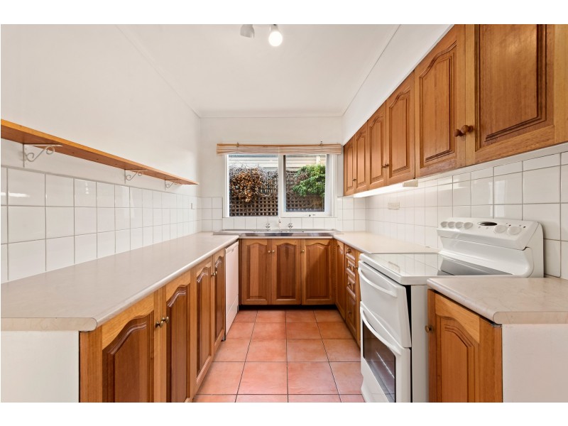 2/3 Hutchison Avenue, Beaumaris VIC 3193