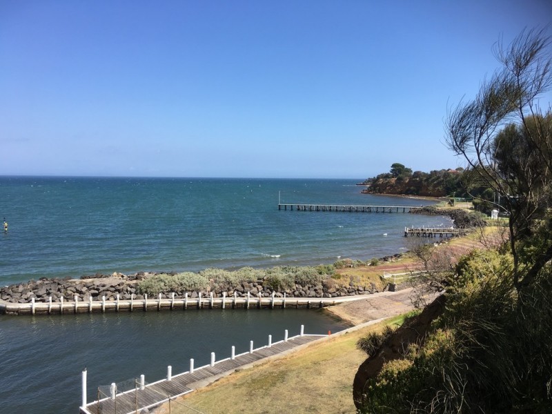 2/3 Hutchison Avenue, Beaumaris VIC 3193