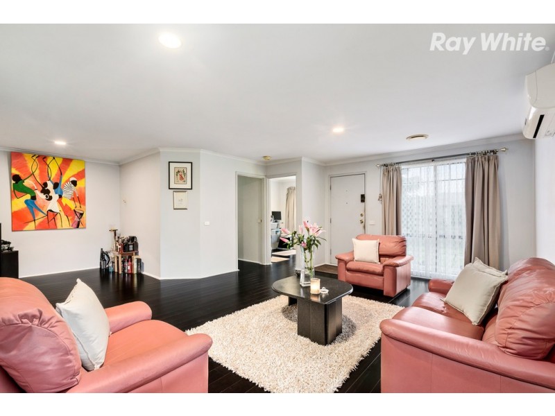16 Josephine Avenue, Cranbourne North VIC 3977