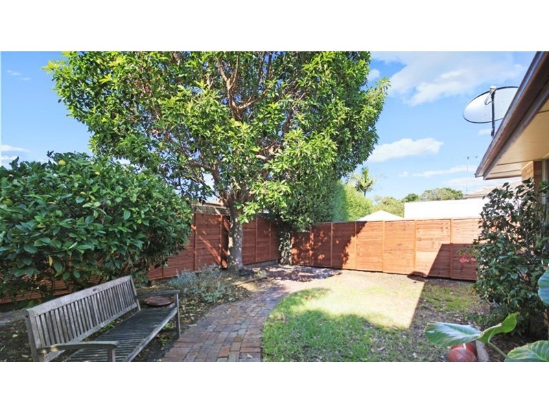 2, 44 Highett Road, Hampton VIC 3188
