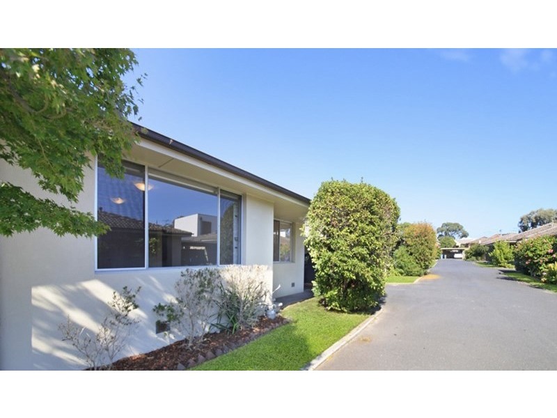 2, 44 Highett Road, Hampton VIC 3188