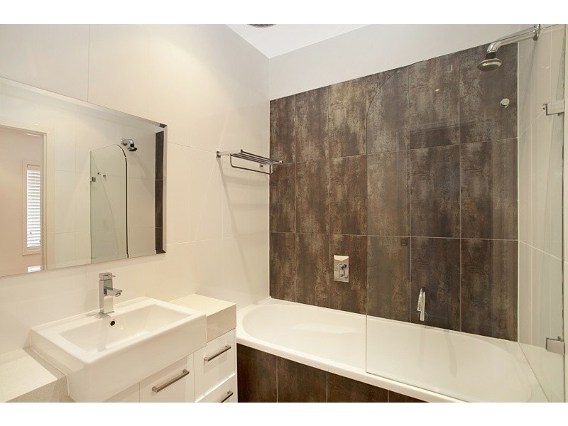 76b Warren Road, Mordialloc VIC 3195