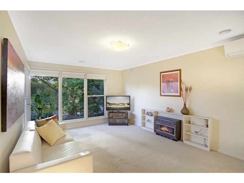 2/9 Arkaringa Crescent, Black Rock VIC 3193