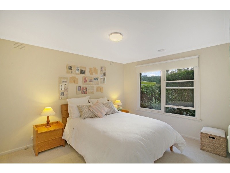 2/9 Arkaringa Crescent, Black Rock VIC 3193