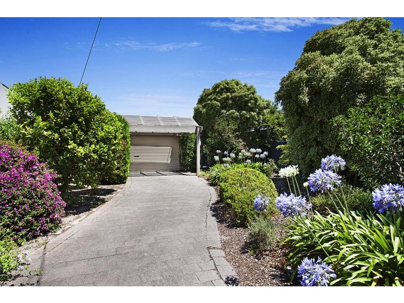 16 Love Street, Black Rock VIC 3193