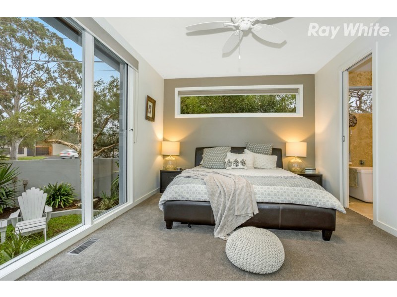 52 Fourth Street, Black Rock VIC 3193