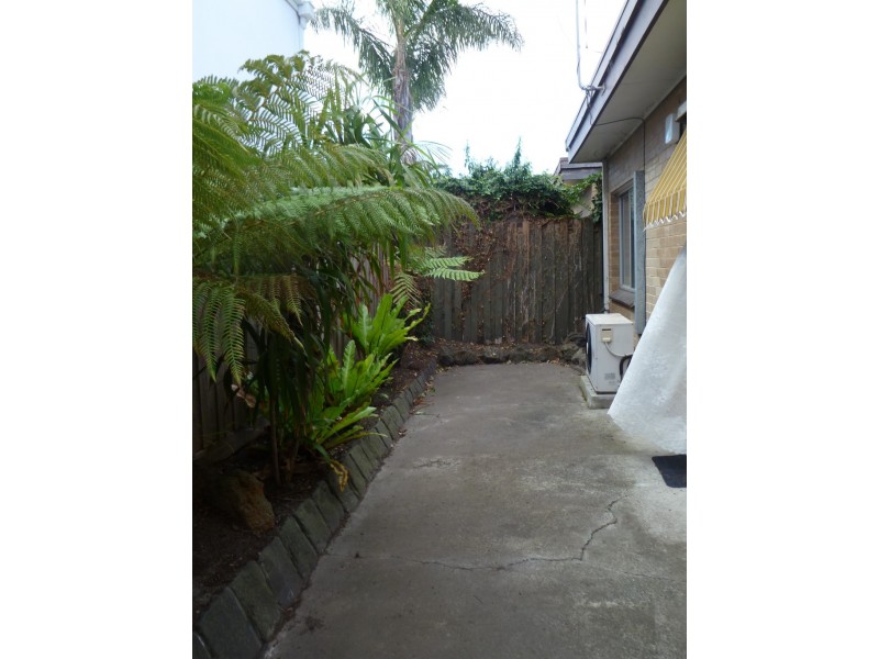 2/241 Beach Road, Black Rock VIC 3193