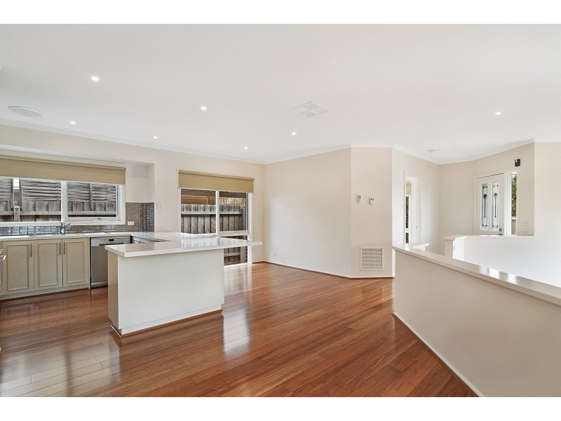 1,18 Sixth Street, Parkdale VIC 3195