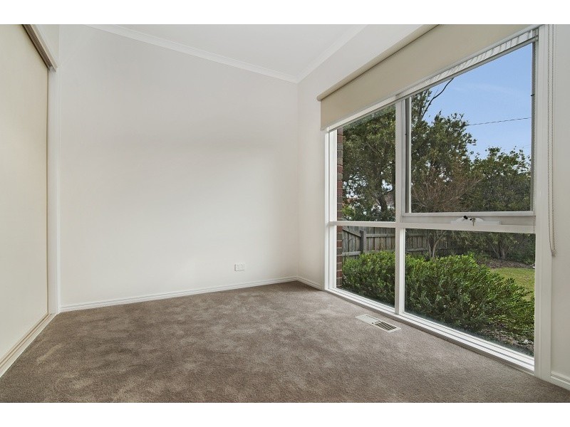 1,18 Sixth Street, Parkdale VIC 3195