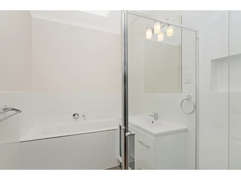 1,18 Sixth Street, Parkdale VIC 3195