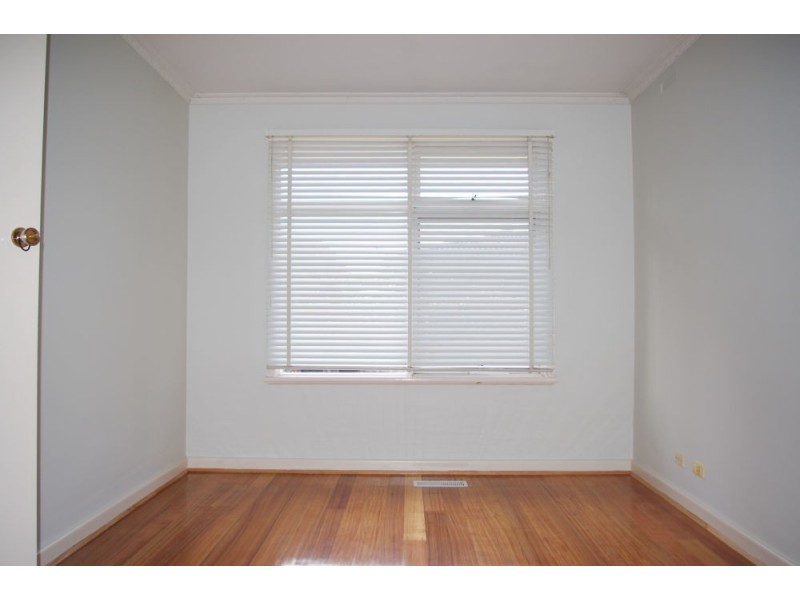 8 Allnutt Court, Cheltenham VIC 3192