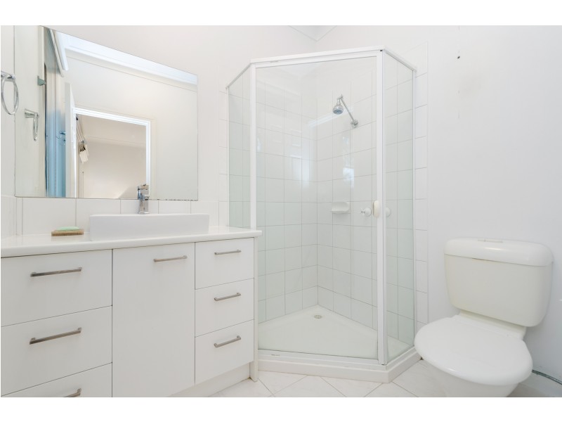 1/2-4 Olive Grove, Parkdale VIC 3195