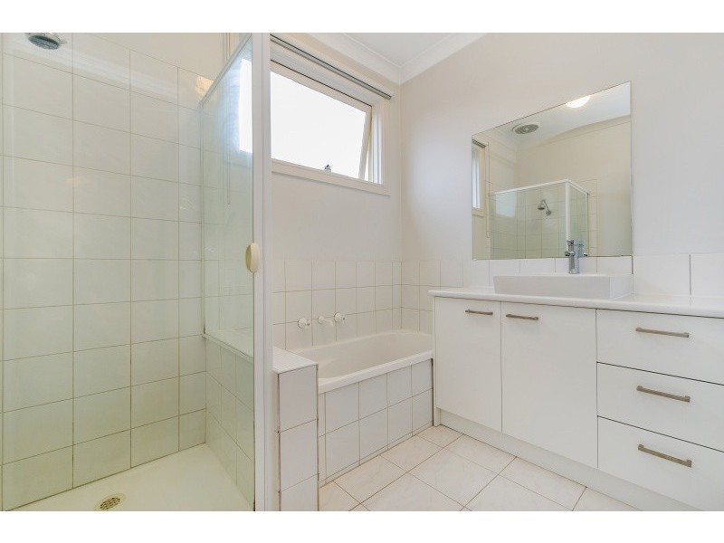 1/2-4 Olive Grove, Parkdale VIC 3195