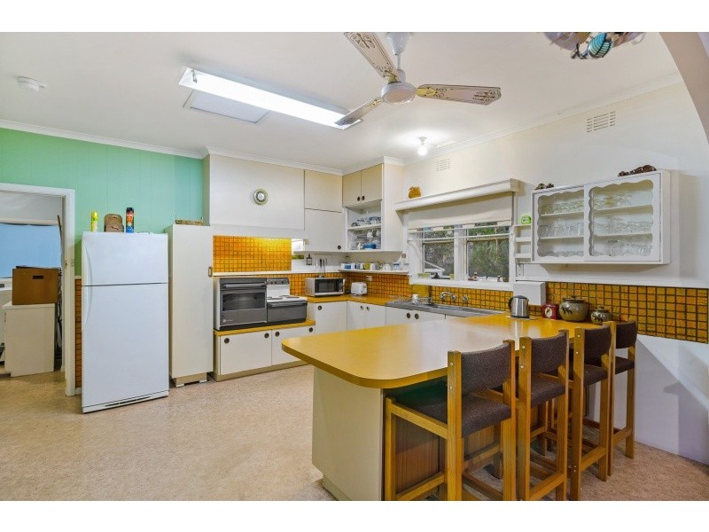 2 Canberra Grove, Beaumaris VIC 3193