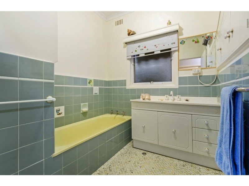 2 Canberra Grove, Beaumaris VIC 3193
