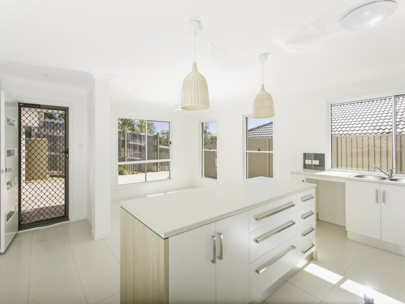 2/73 Newcastle Drive, Pottsville NSW 2489