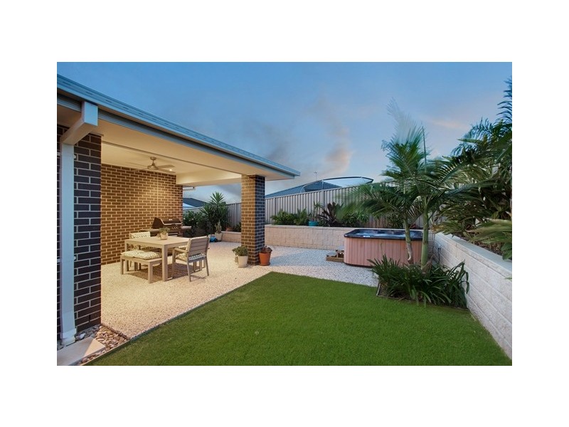 52 Newcastle Drive, Pottsville NSW 2489