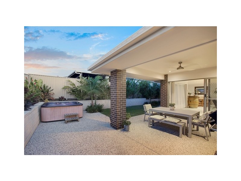 52 Newcastle Drive, Pottsville NSW 2489