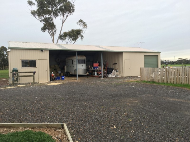 15 Plains Road, Lara VIC 3212