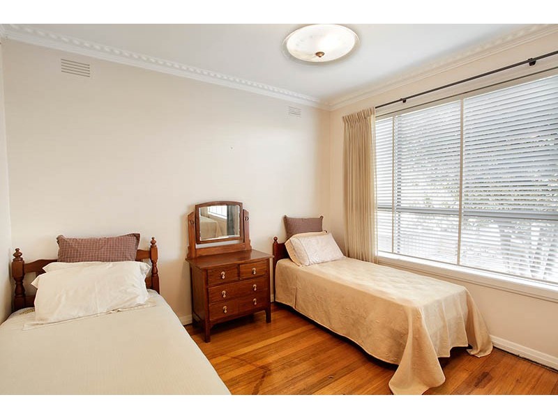 27 Osborne Avenue, North Geelong VIC 3215
