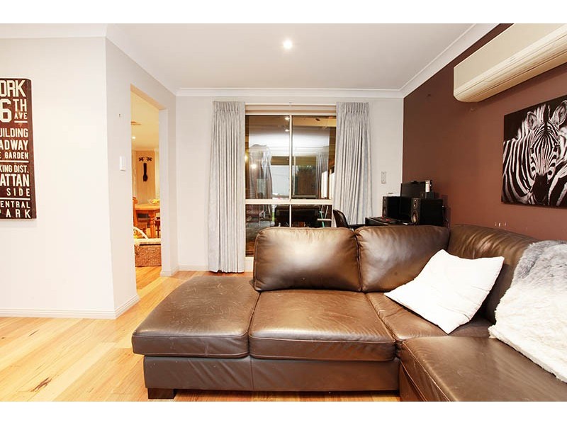 18 Lake Road, Lara VIC 3212