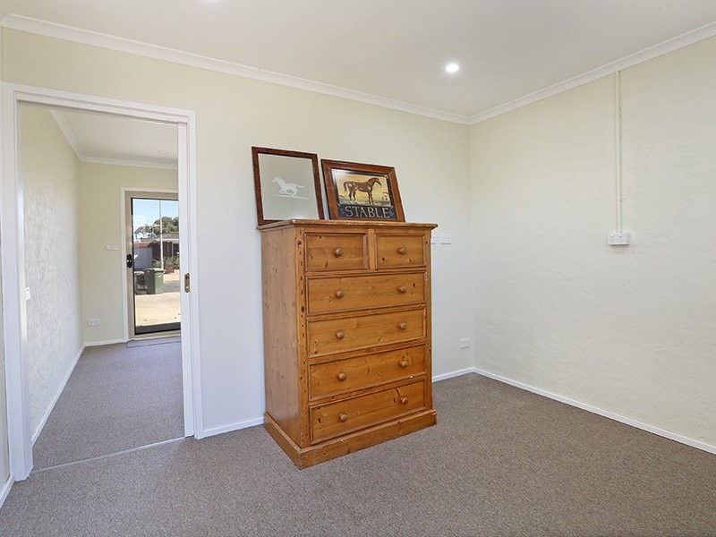 2/52 Cameron Crescent, Lara VIC 3212