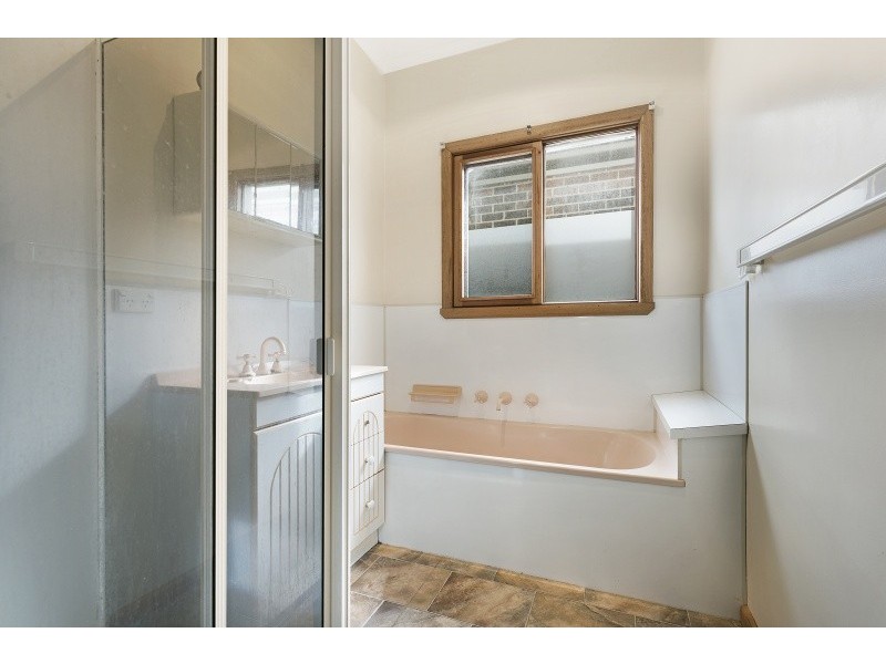 25 Ashbourne Street, Herne Hill VIC 3218