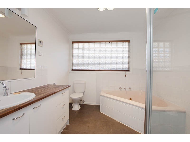 25 Plantation Road, Corio VIC 3214