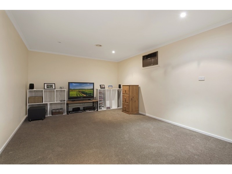 1 Rubena Crescent, Lara VIC 3212