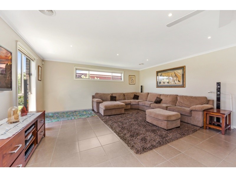 22-24 Moorhen Drive, Lara VIC 3212