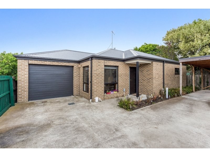 2/32 Spruhan Avenue, Norlane VIC 3214